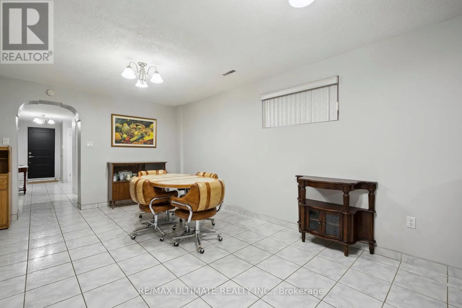 14 SYNDICATE AVENUE