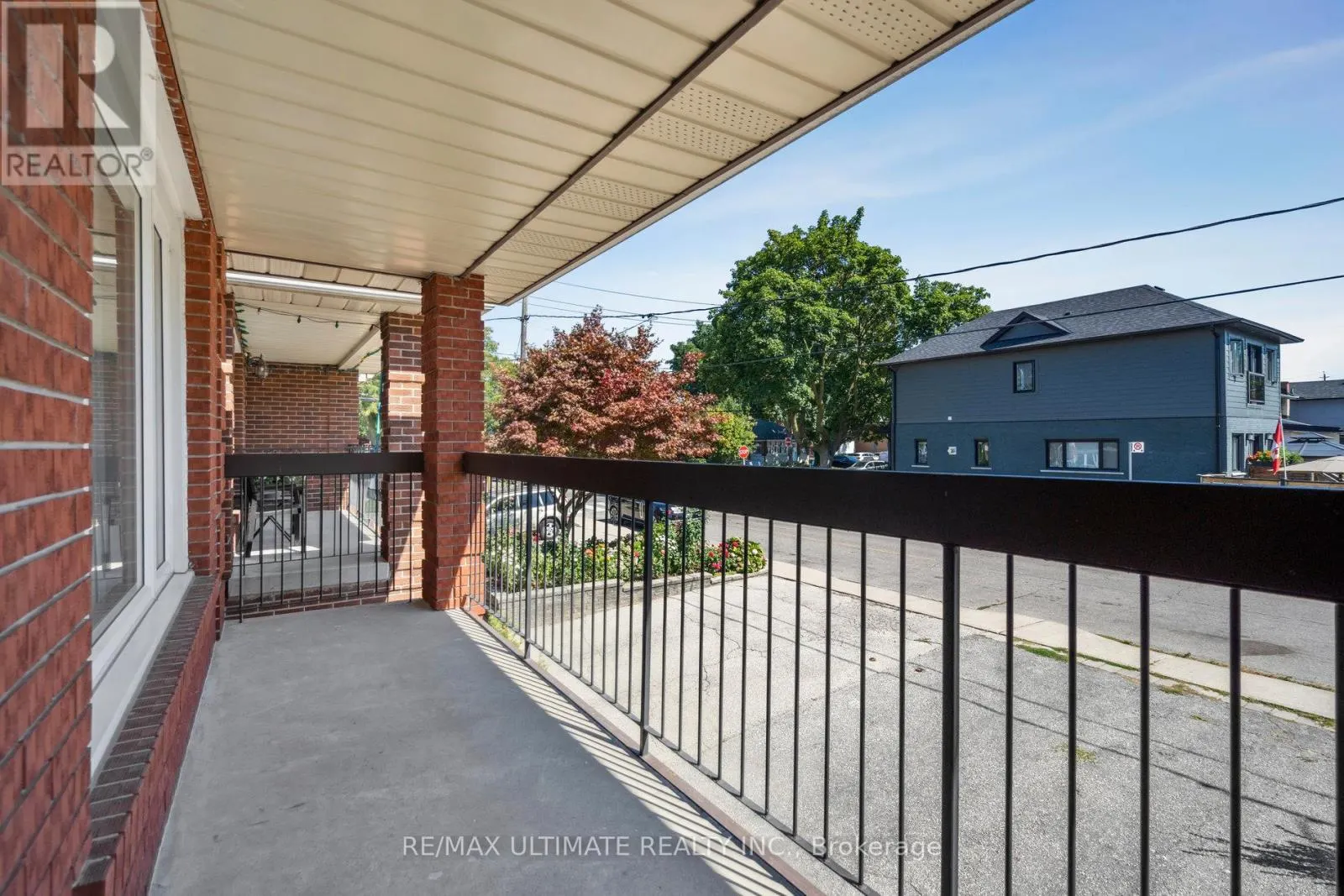 14 SYNDICATE AVENUE