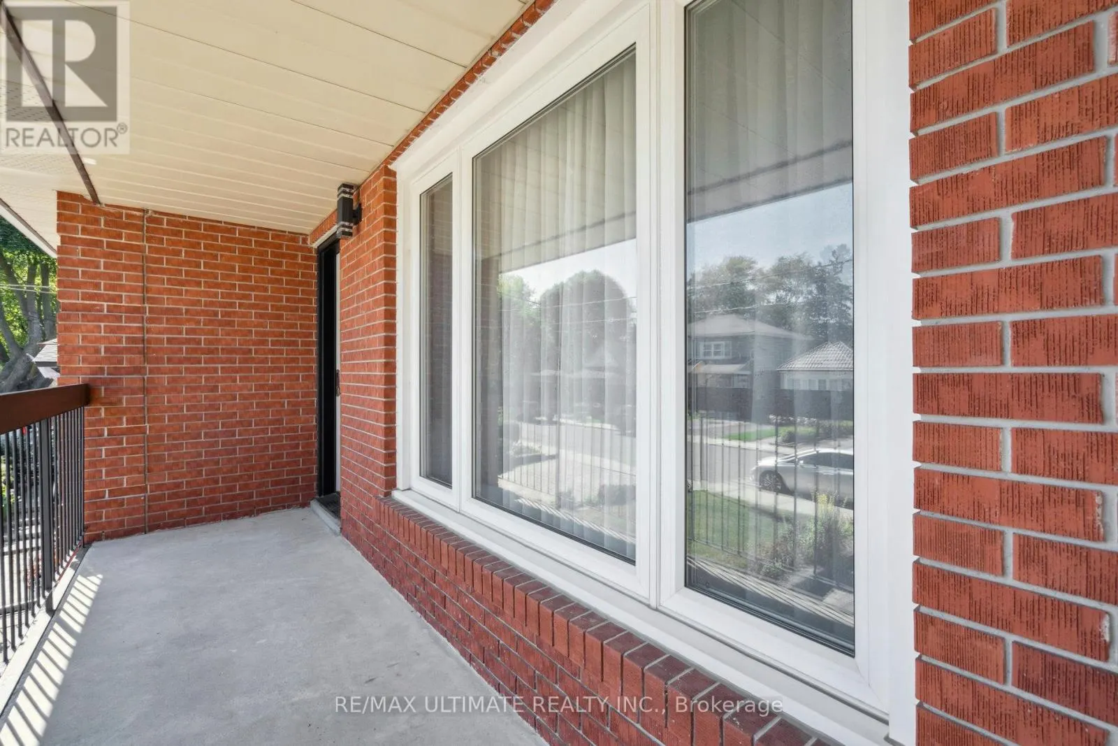 14 SYNDICATE AVENUE