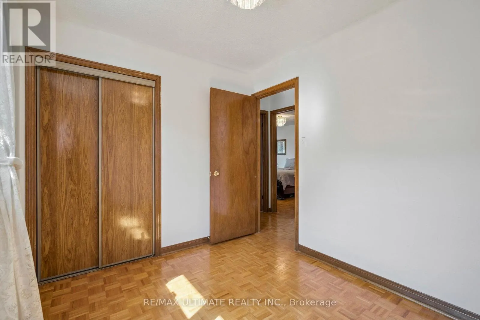 14 SYNDICATE AVENUE