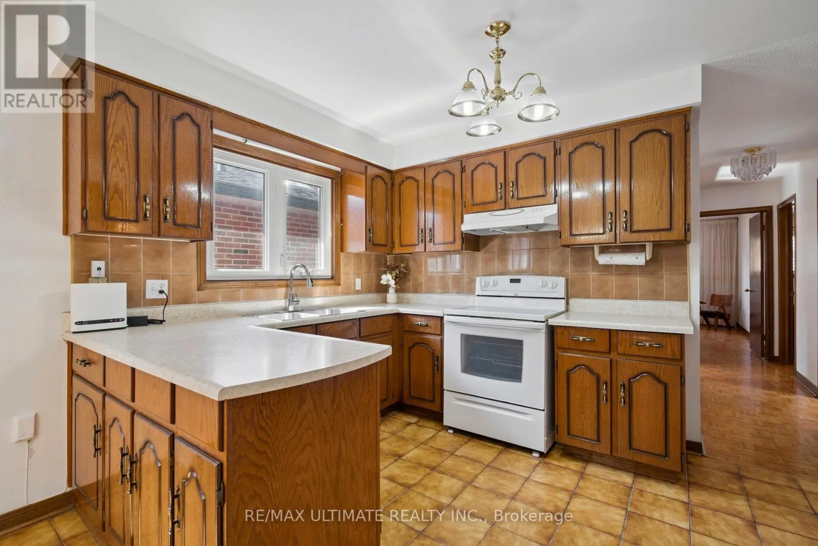14 SYNDICATE AVENUE