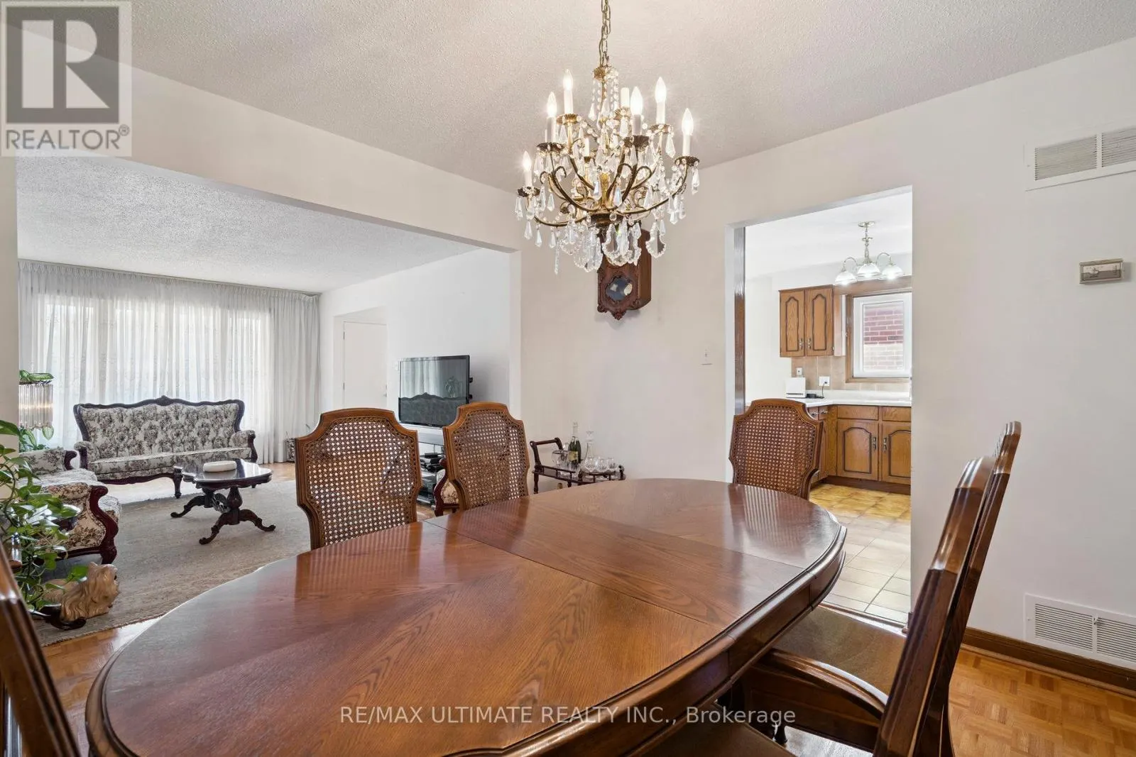 14 SYNDICATE AVENUE