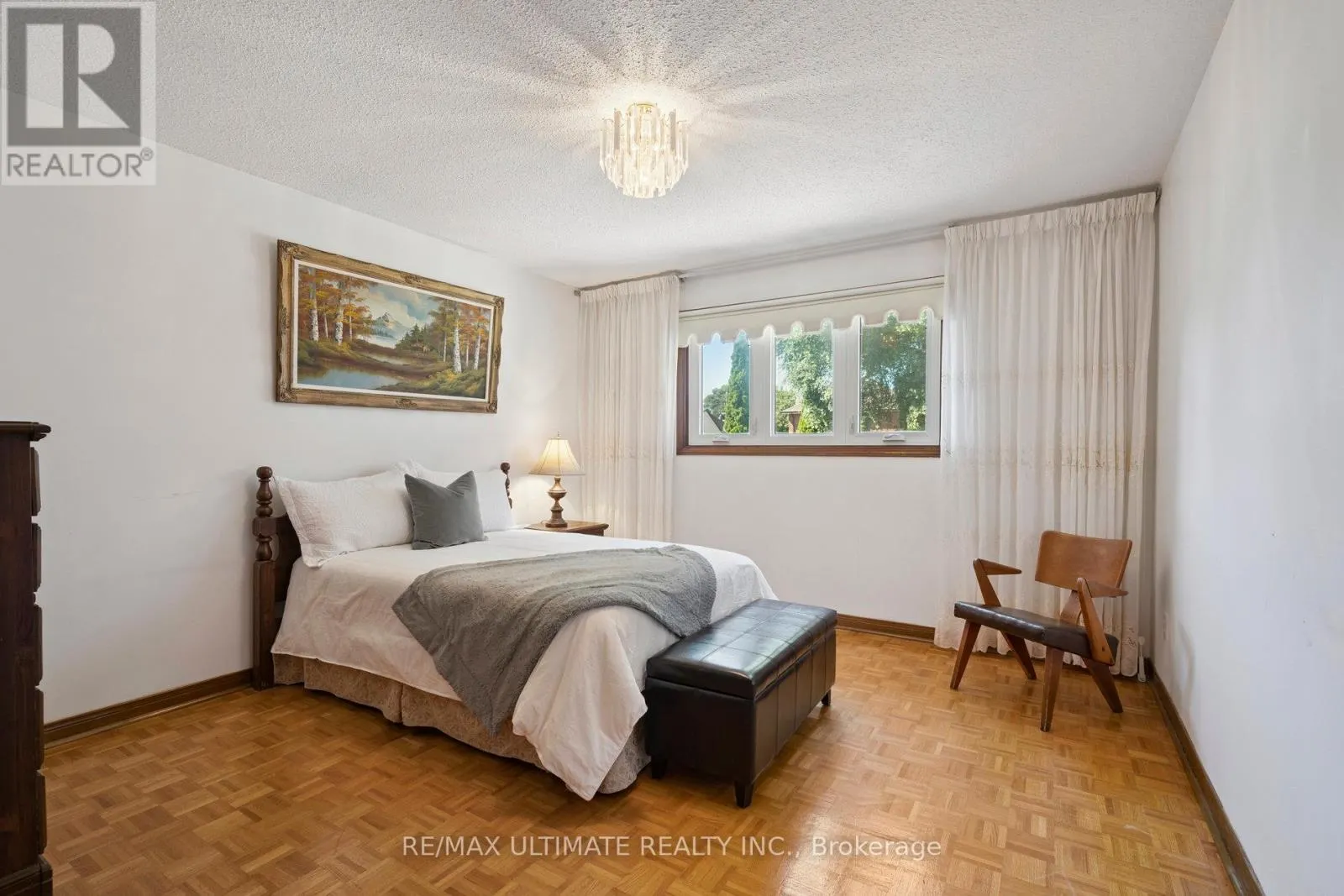 14 SYNDICATE AVENUE