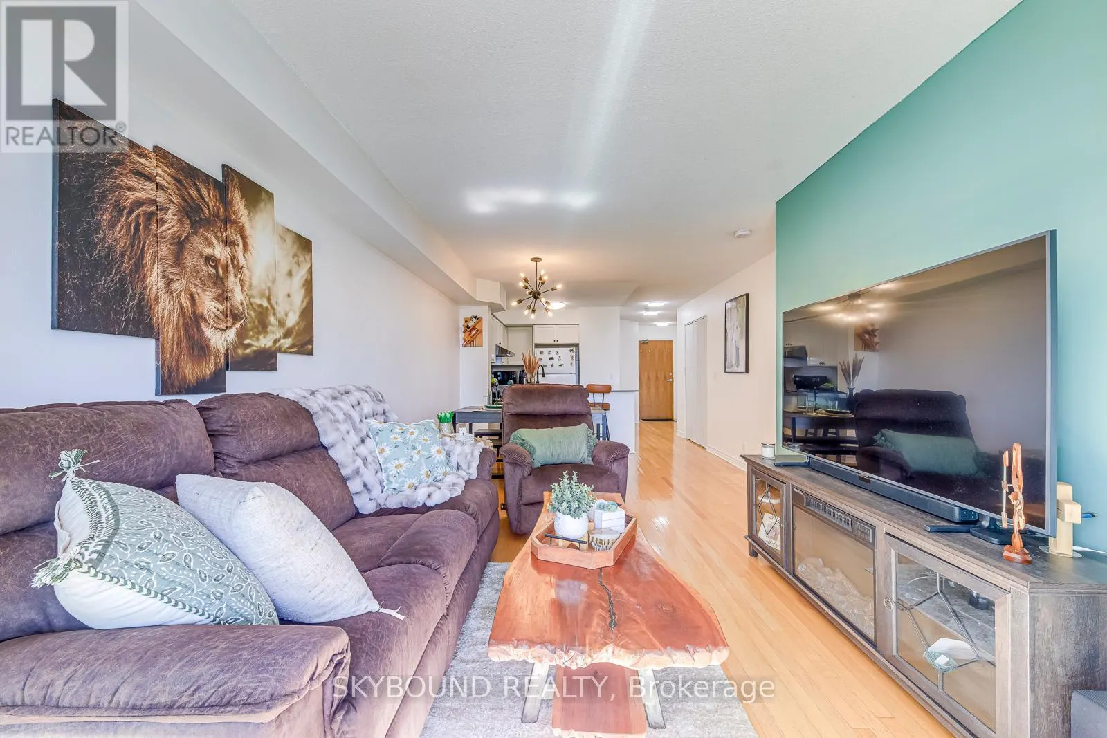 913 - 33 ELM DRIVE W