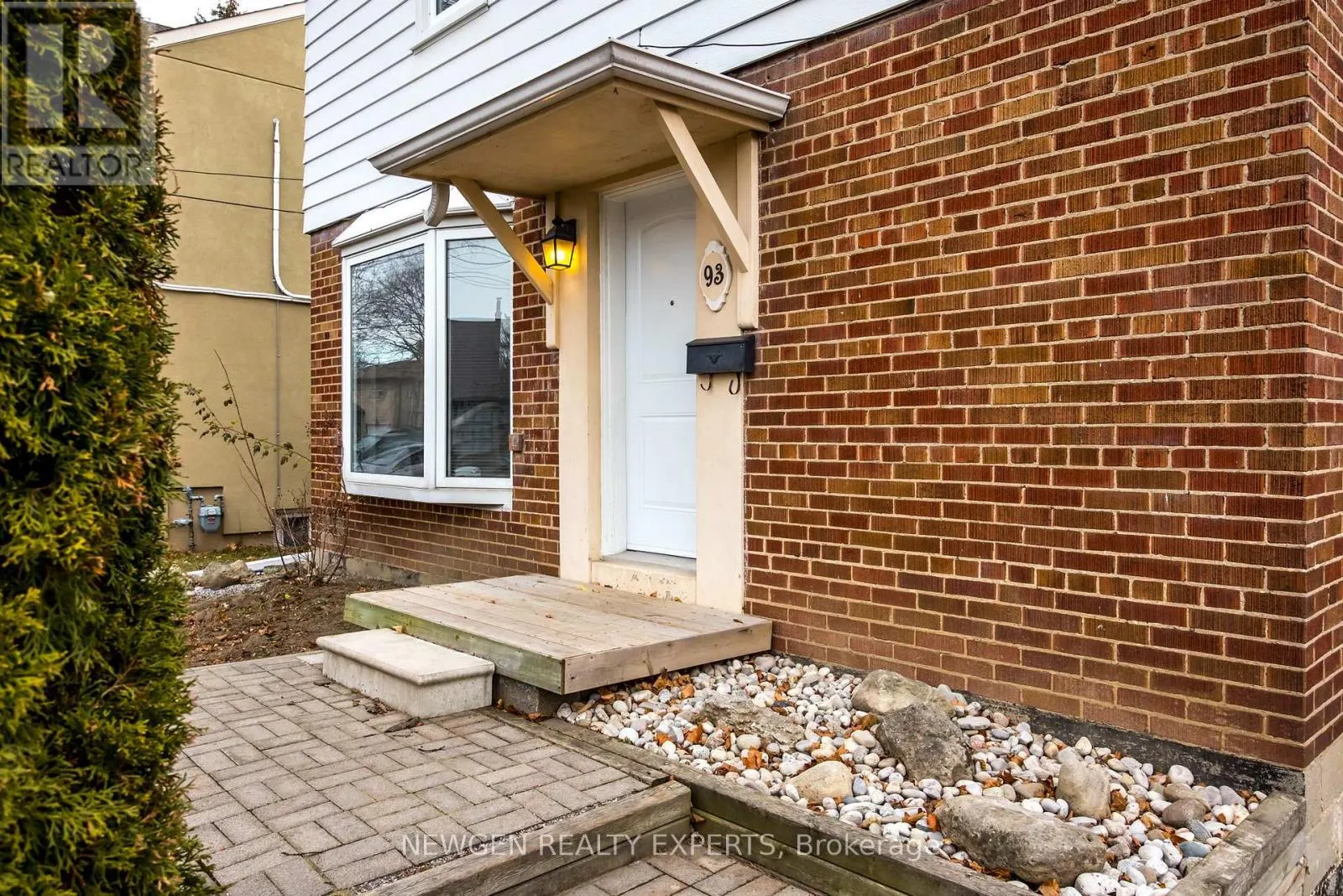 93 ASHBOURNE DRIVE