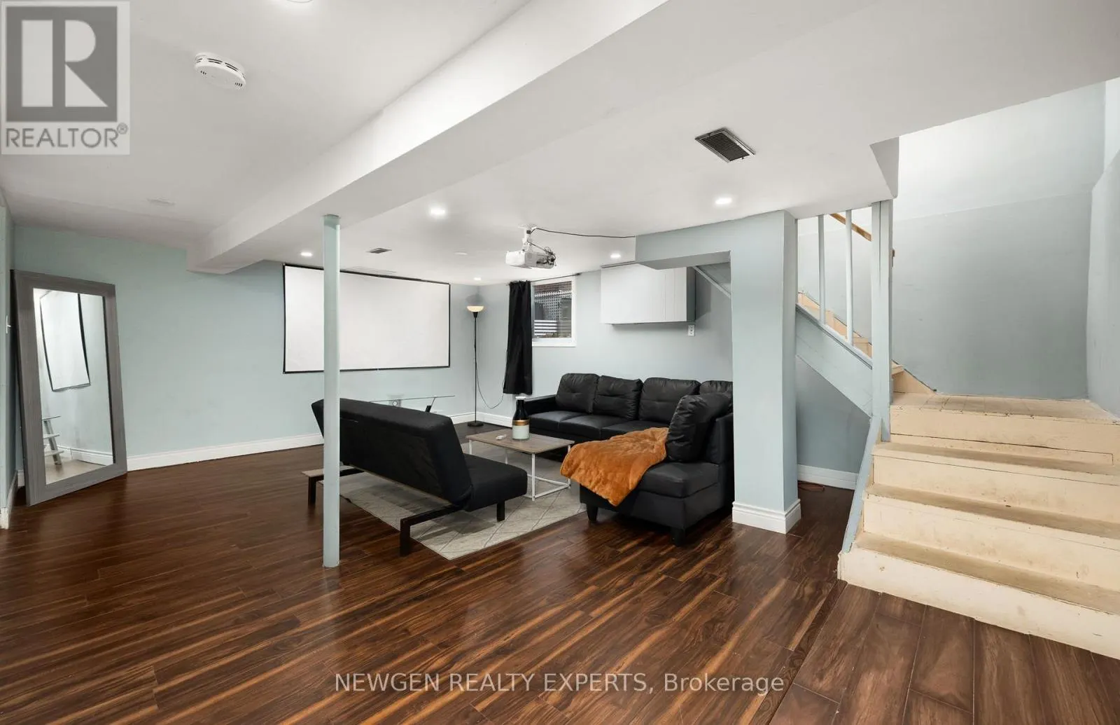 93 ASHBOURNE DRIVE