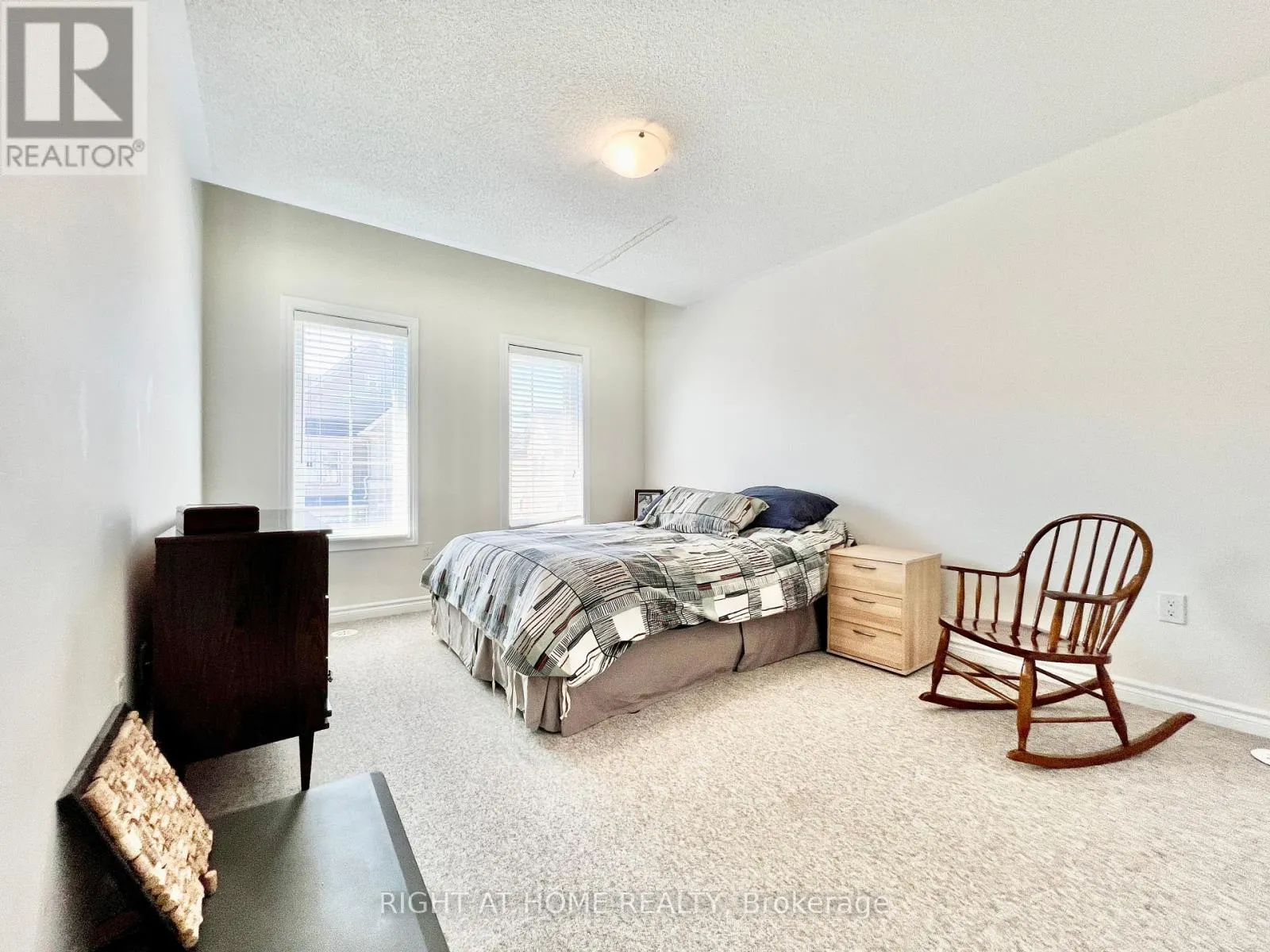 29 - 2435 GREENWICH DRIVE