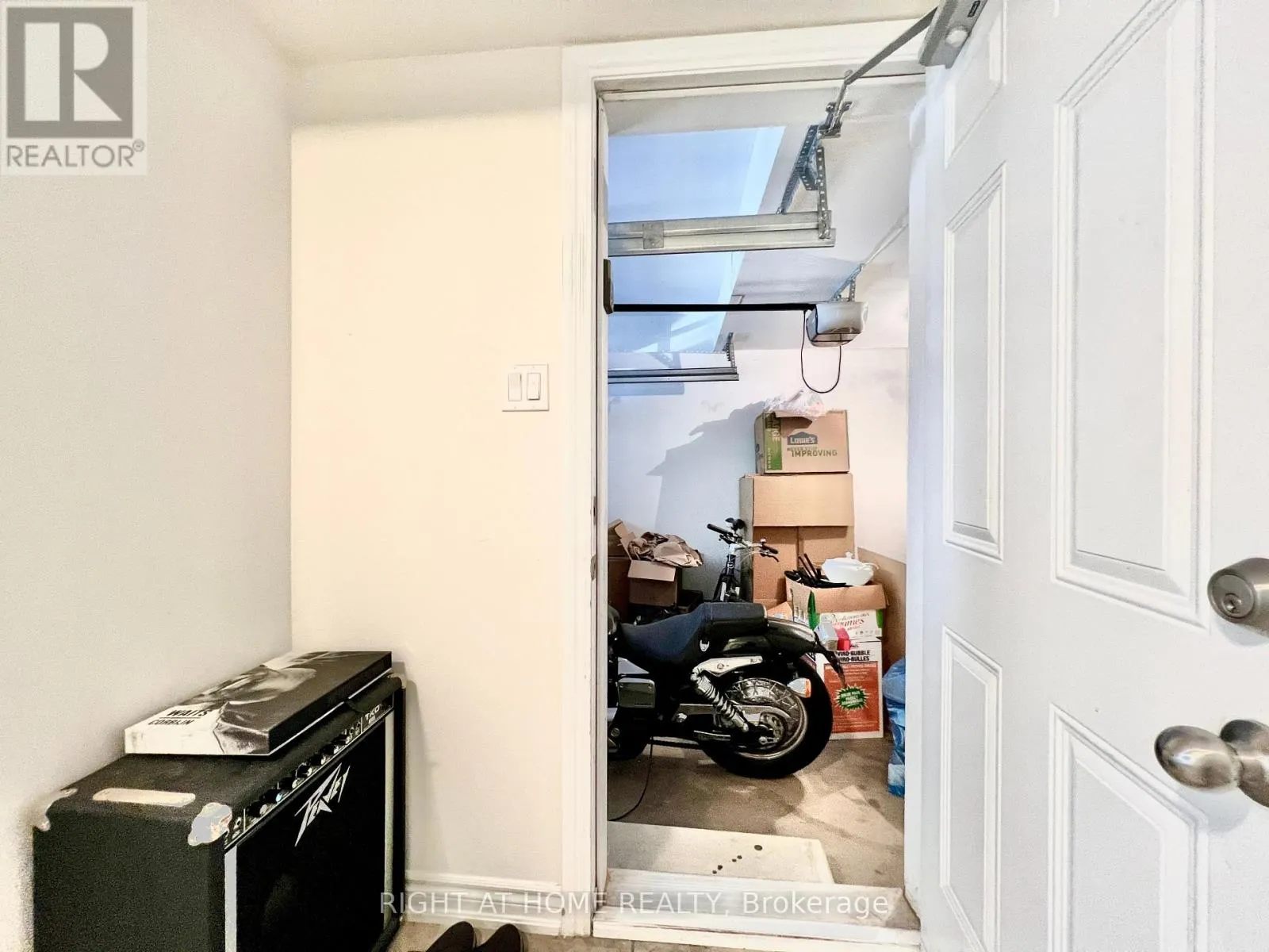 29 - 2435 GREENWICH DRIVE
