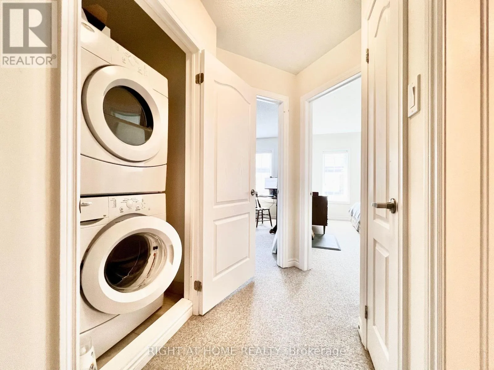 29 - 2435 GREENWICH DRIVE
