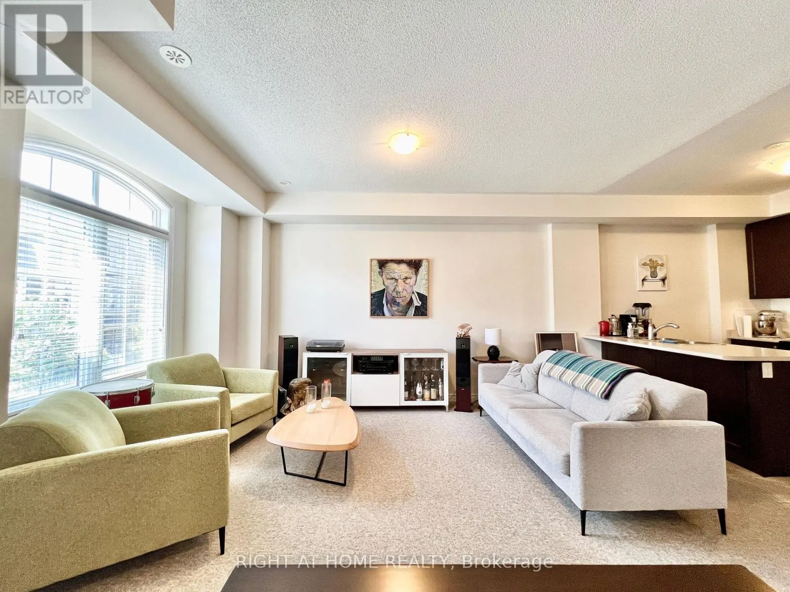 29 - 2435 GREENWICH DRIVE