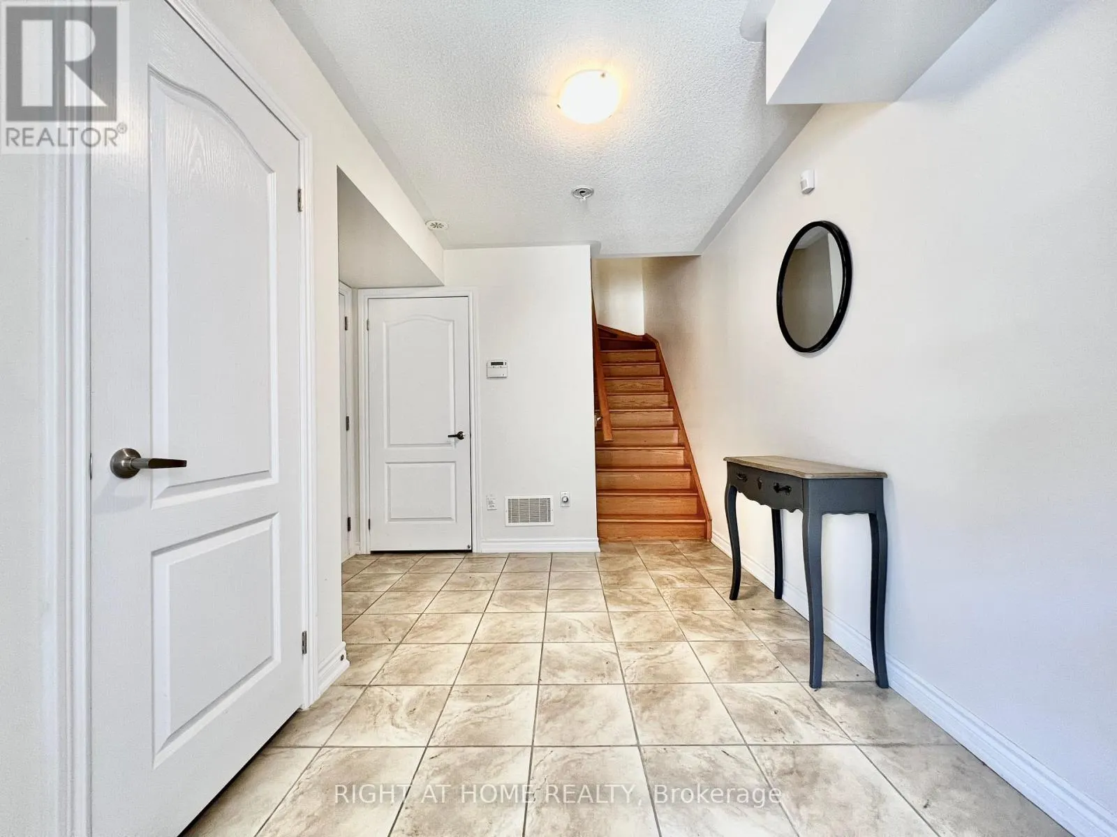 29 - 2435 GREENWICH DRIVE
