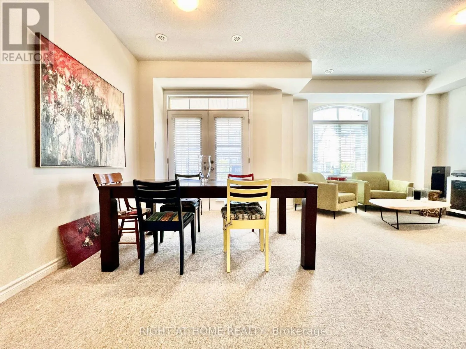 29 - 2435 GREENWICH DRIVE