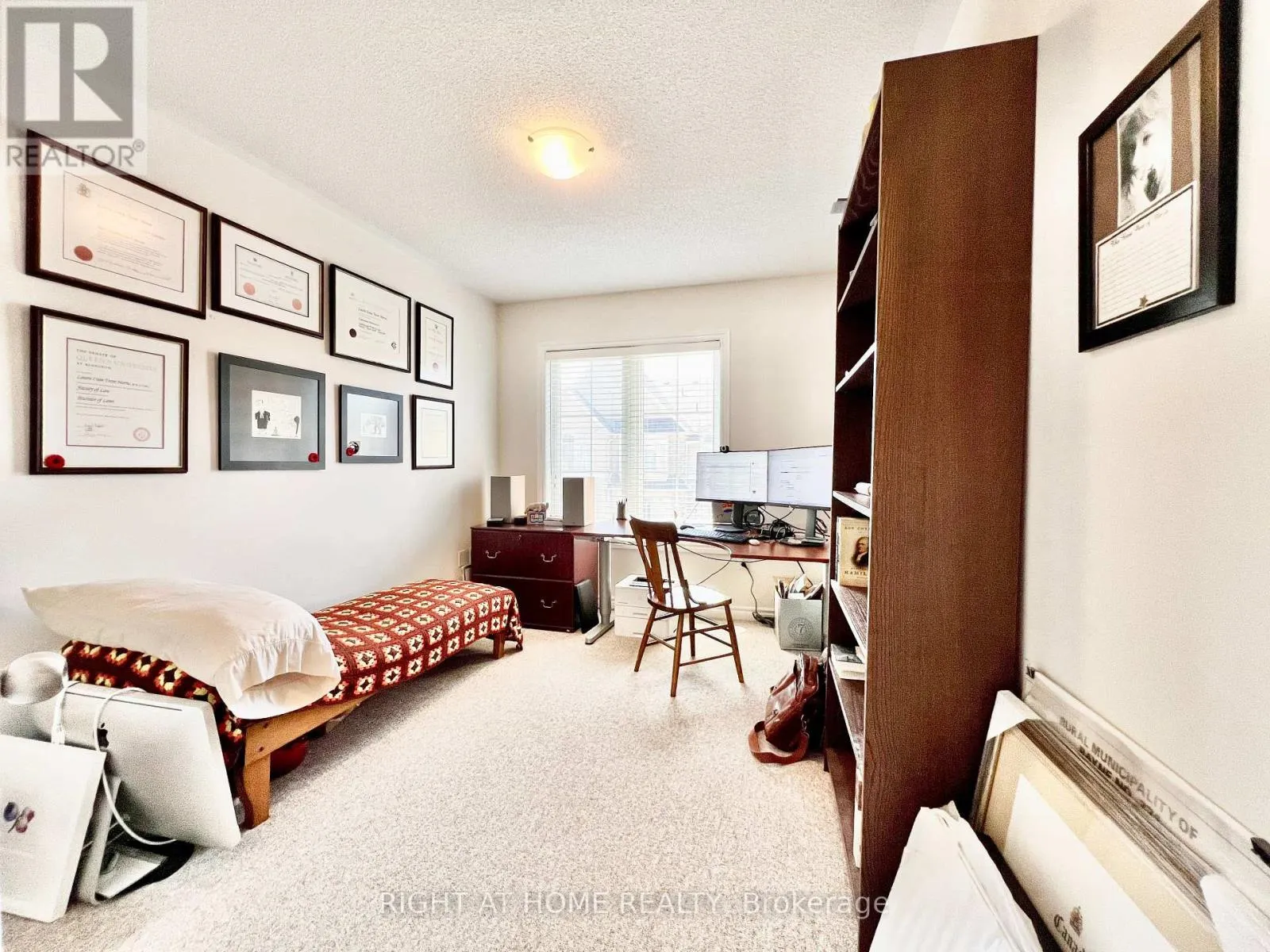 29 - 2435 GREENWICH DRIVE