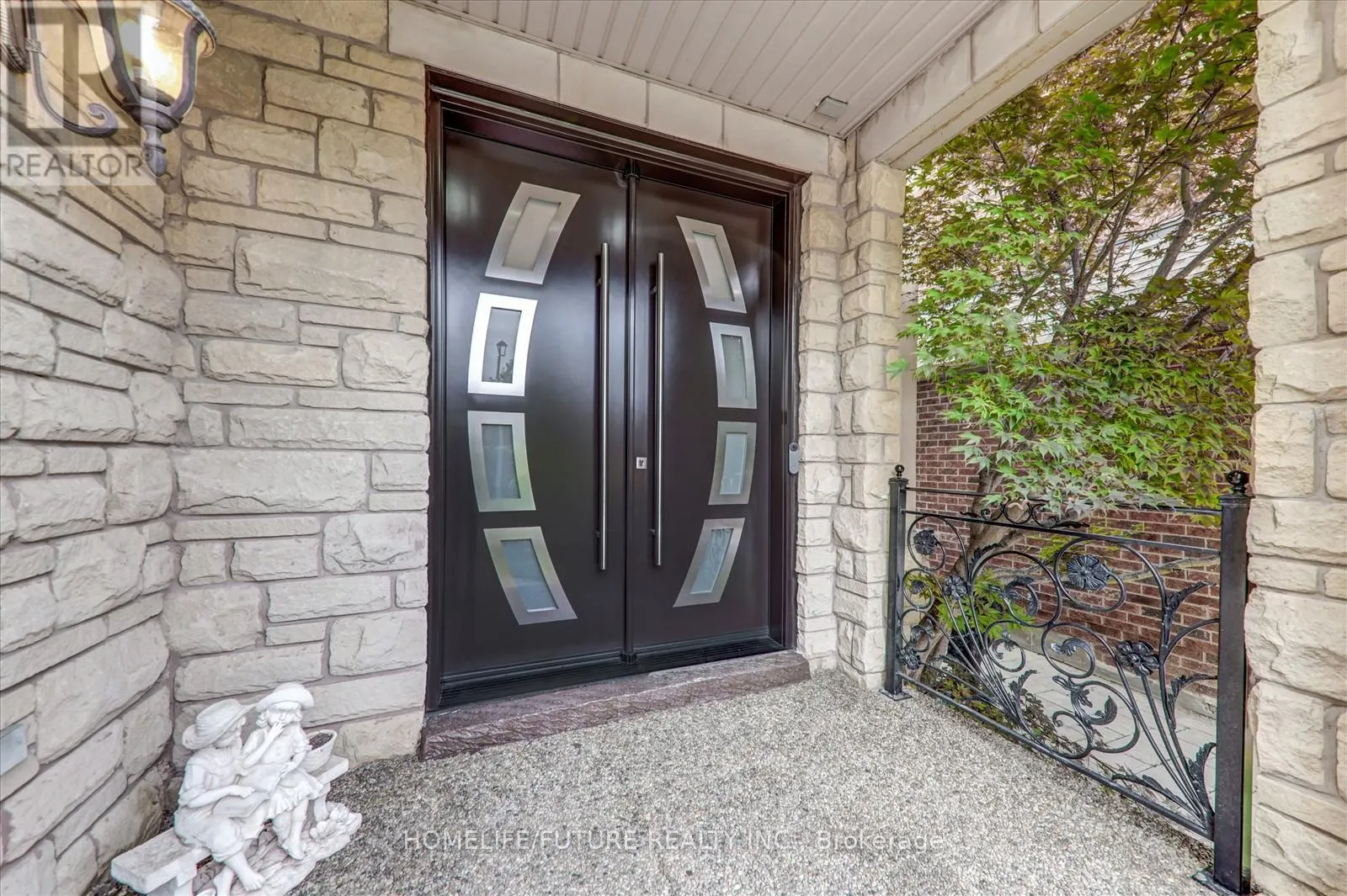 28 BILLANCOURT CRESCENT