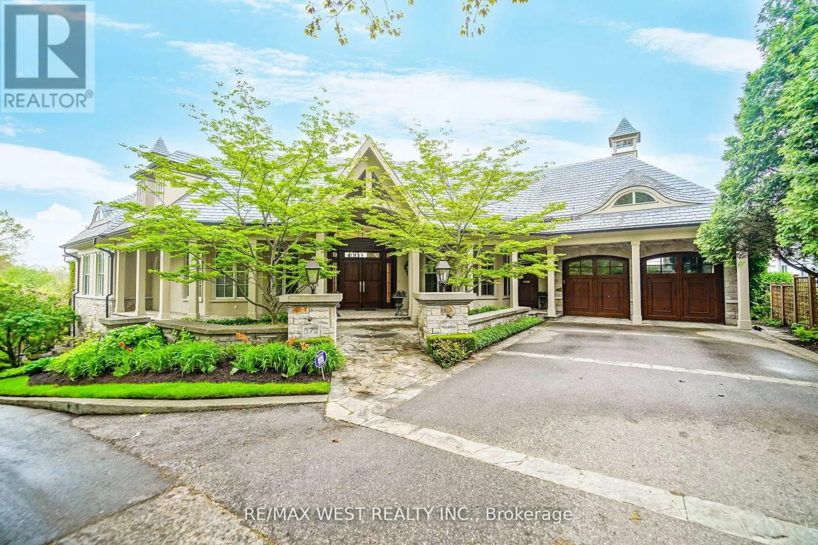 872 WHITTIER CRESCENT
