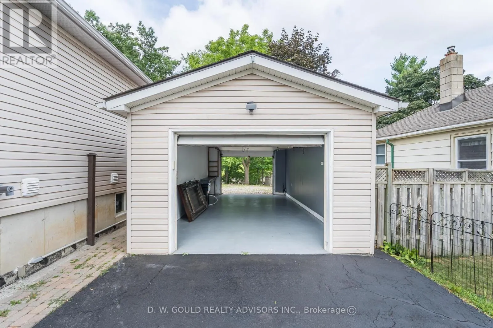 42 RIVER DRIVE