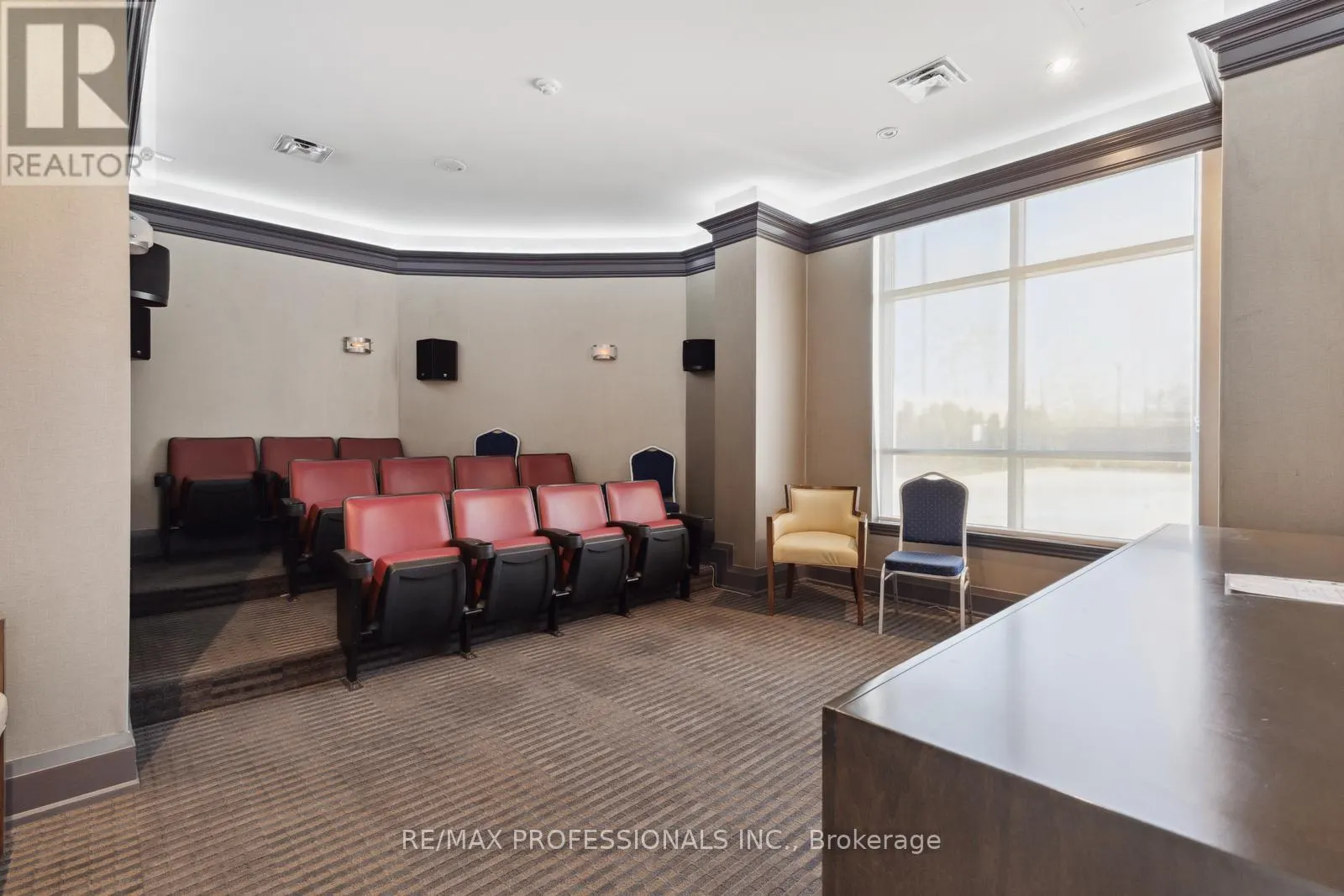 1203 - 1135 ROYAL YORK ROAD