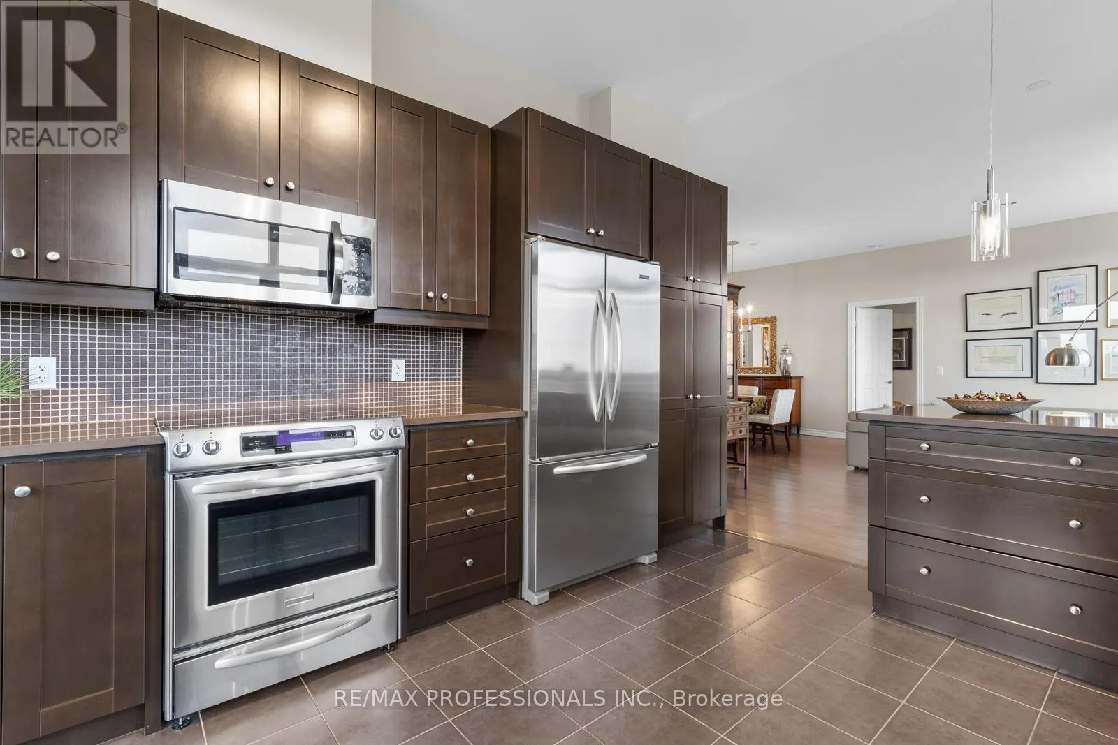 1203 - 1135 ROYAL YORK ROAD