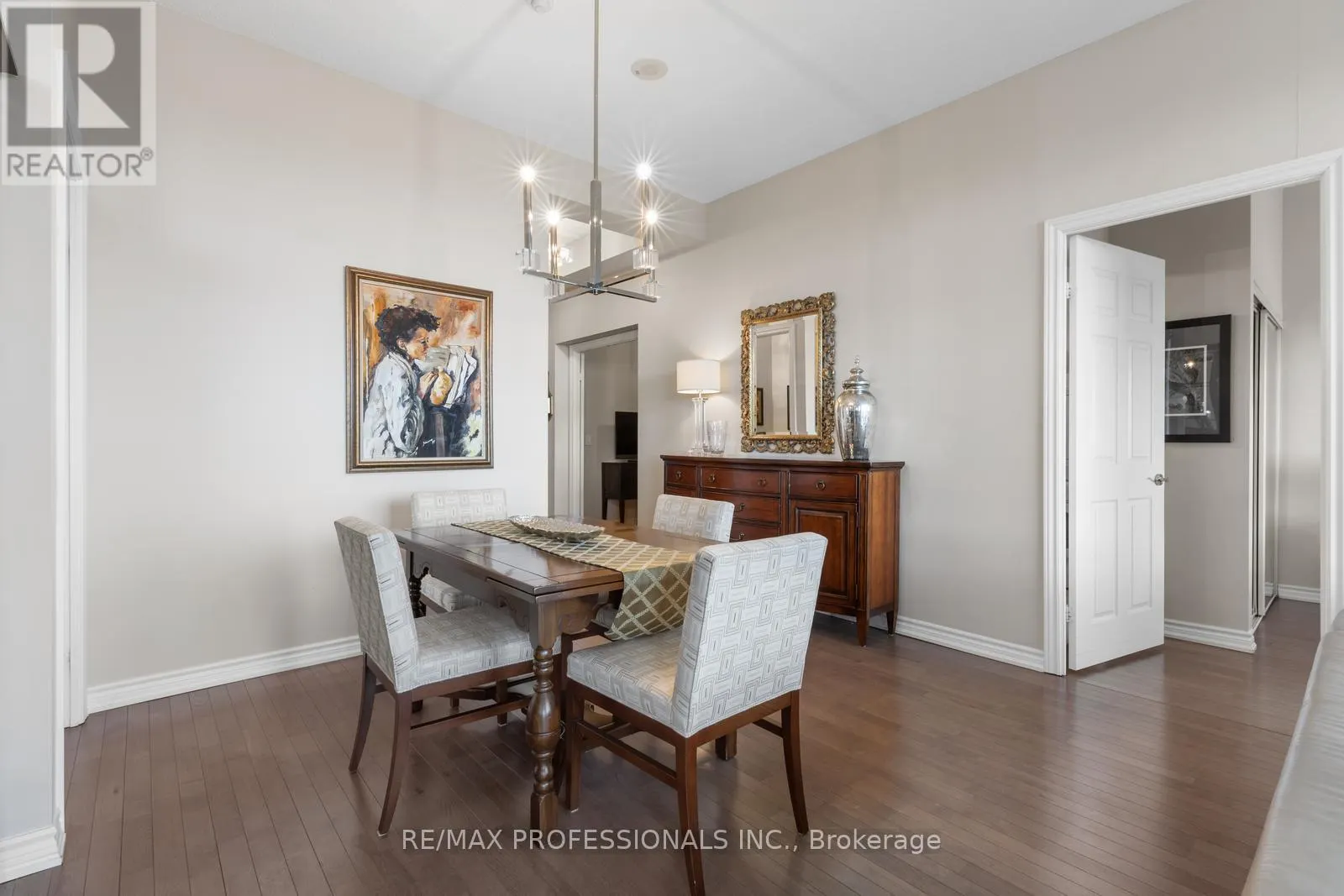 1203 - 1135 ROYAL YORK ROAD