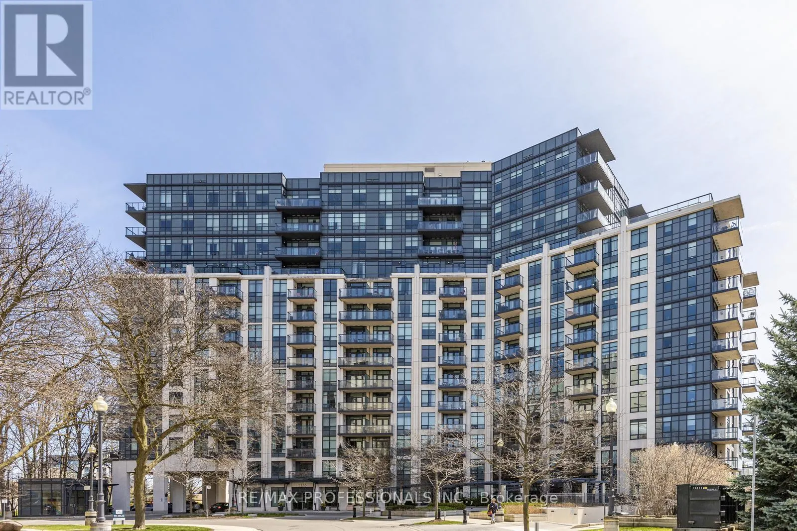 1203 - 1135 ROYAL YORK ROAD