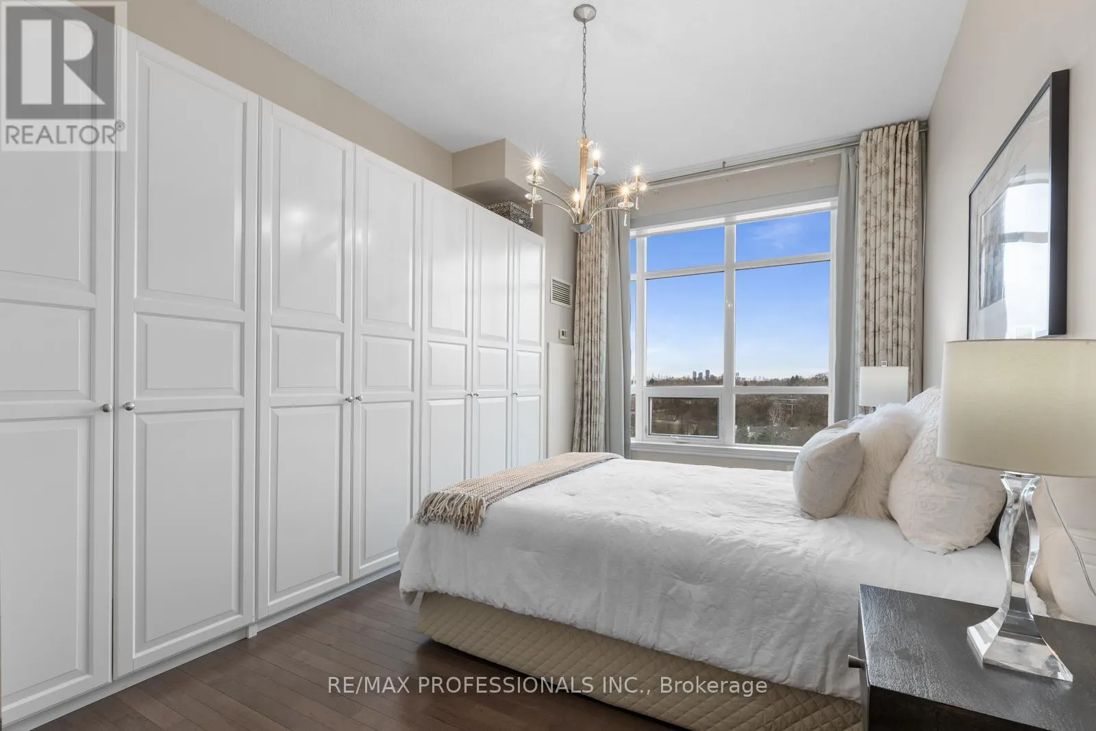 1203 - 1135 ROYAL YORK ROAD