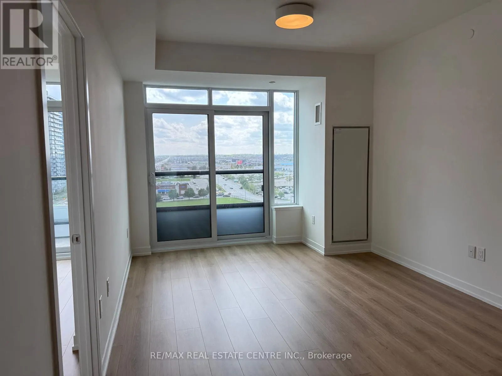 1118 - 2485 EGLINTON AVENUE W