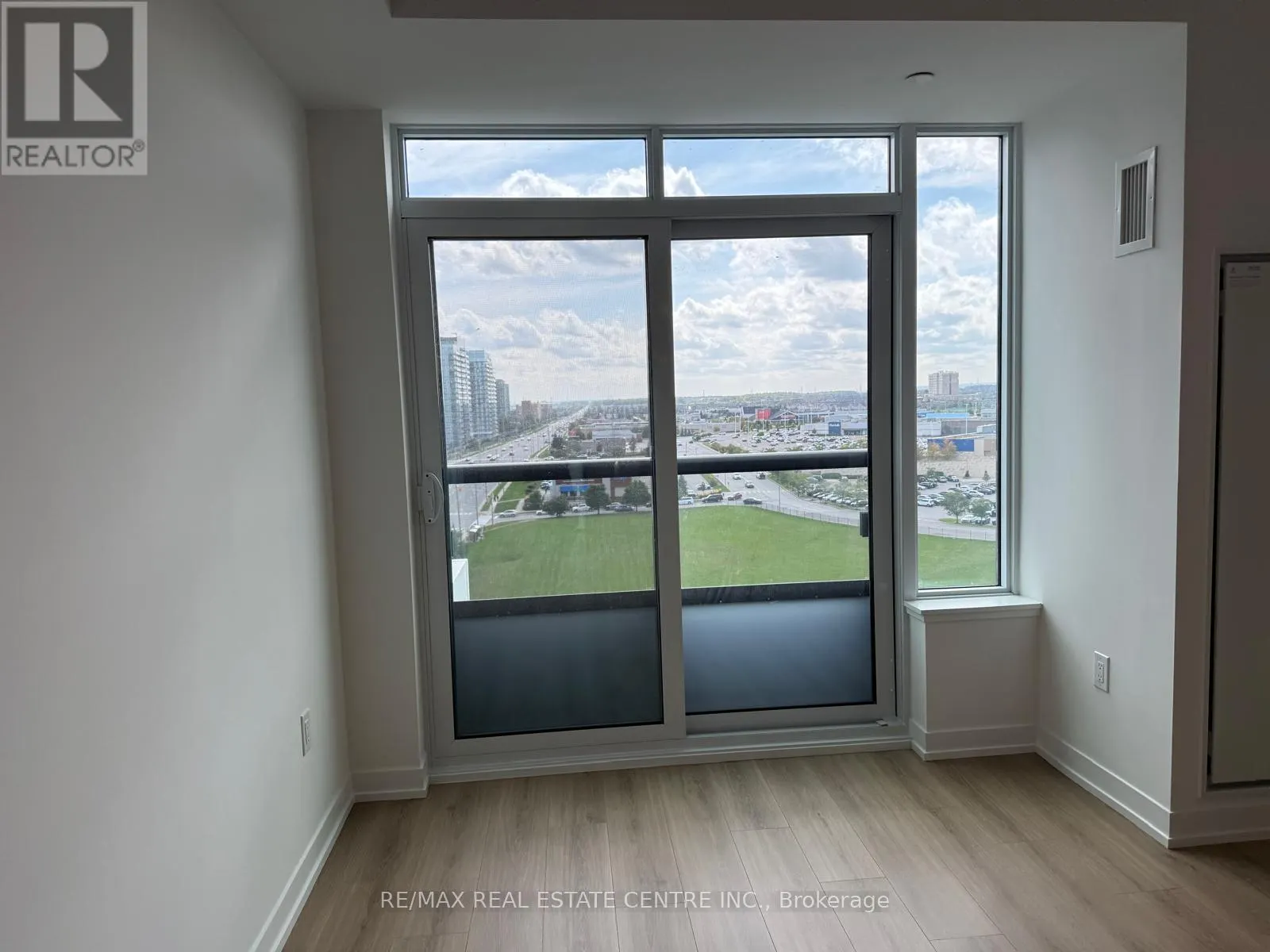 1118 - 2485 EGLINTON AVENUE W