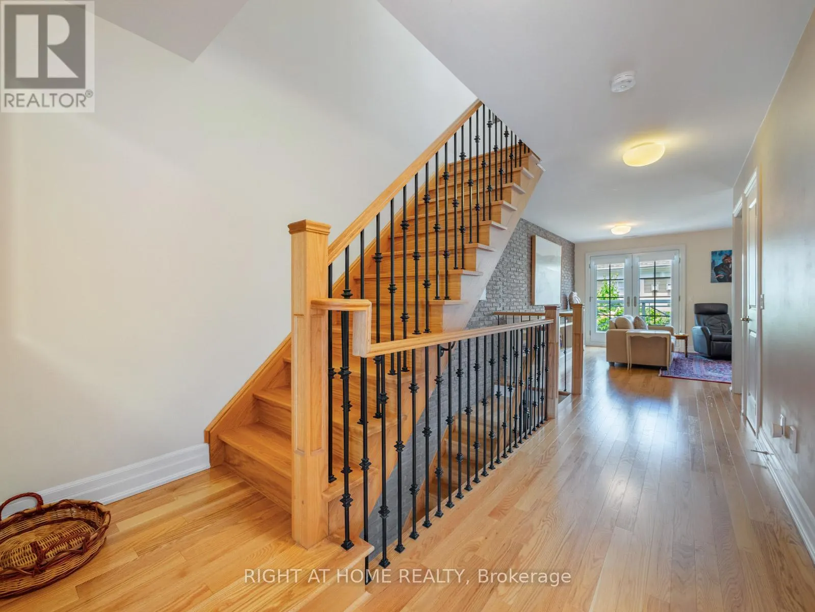 26 - 2369 ONTARIO STREET
