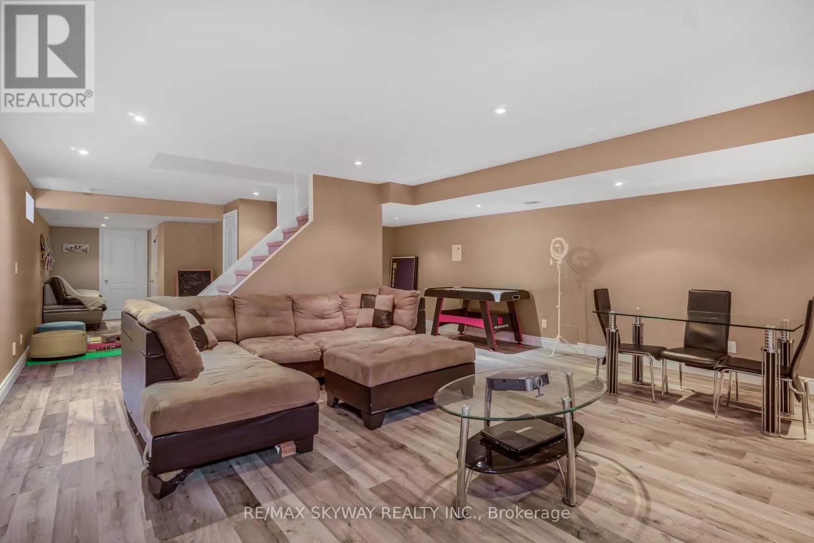 15 TOKARA AVENUE