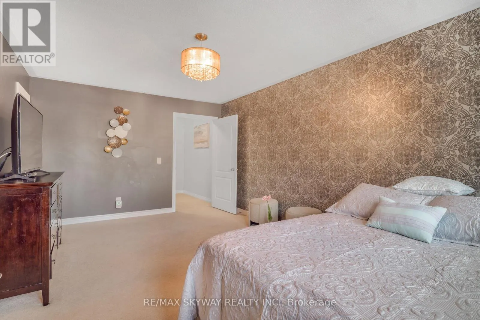 15 TOKARA AVENUE