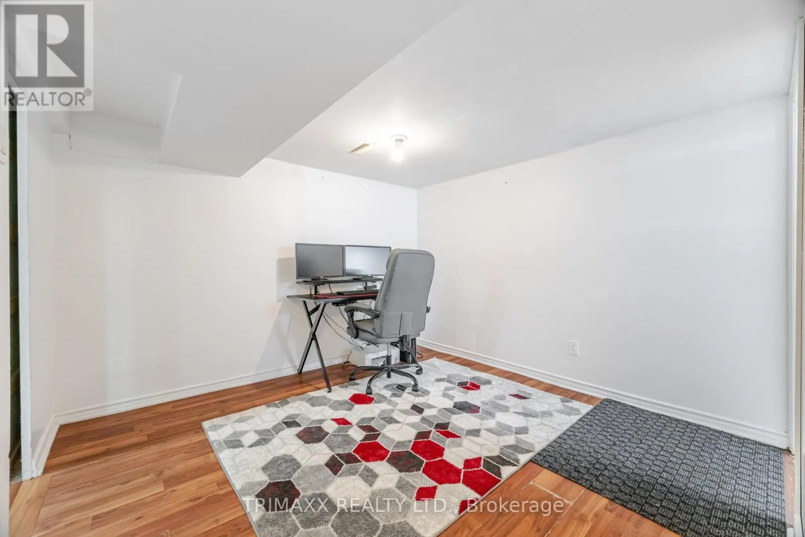 111 FOLKSTONE CRESCENT