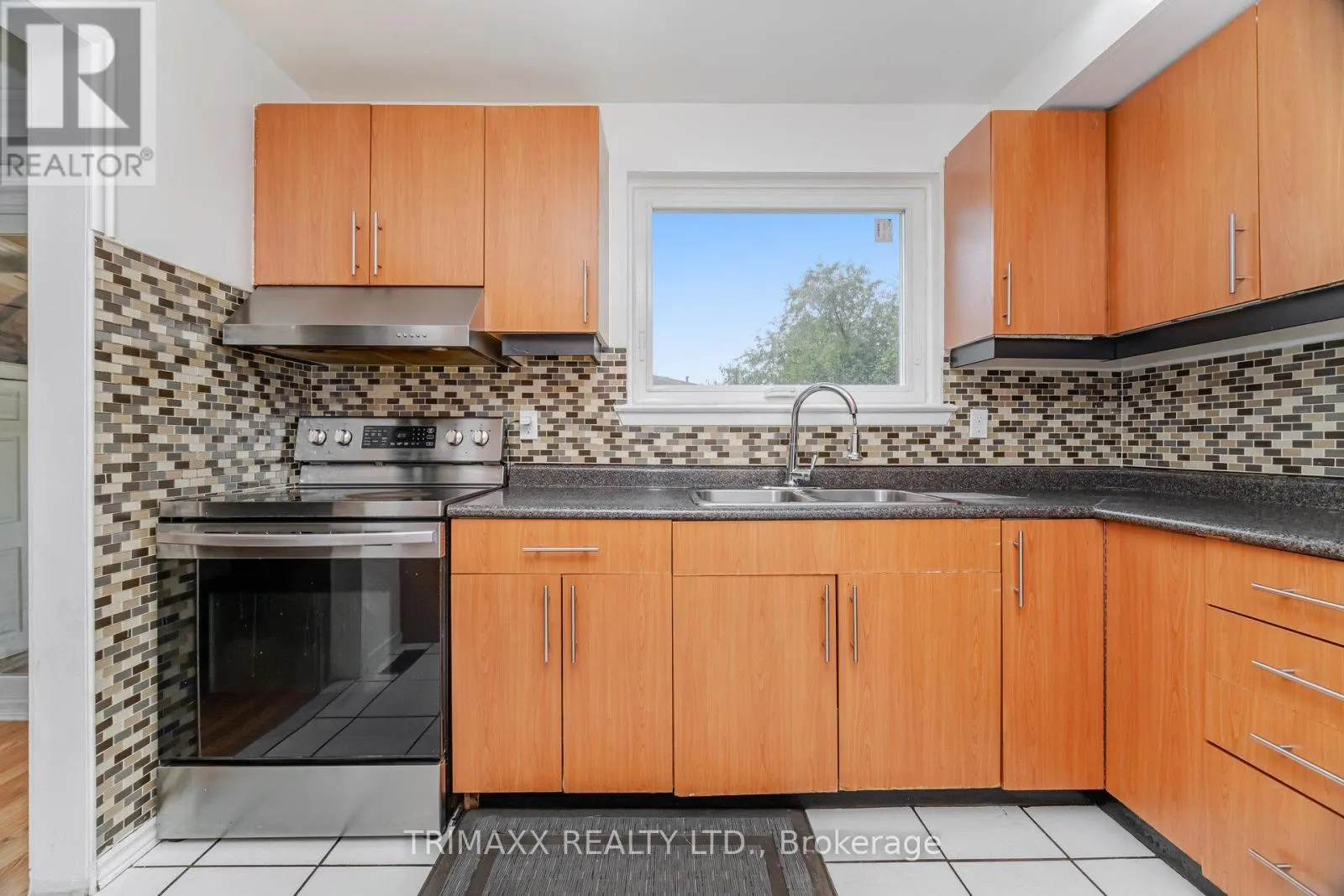 111 FOLKSTONE CRESCENT