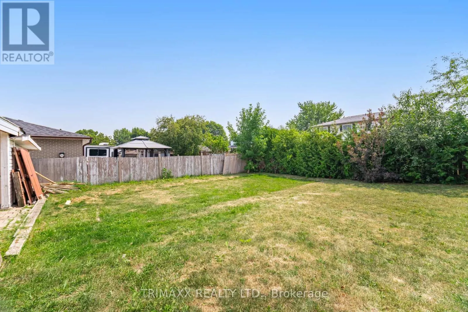 111 FOLKSTONE CRESCENT