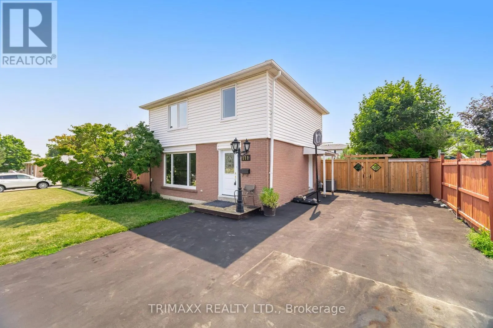 111 FOLKSTONE CRESCENT
