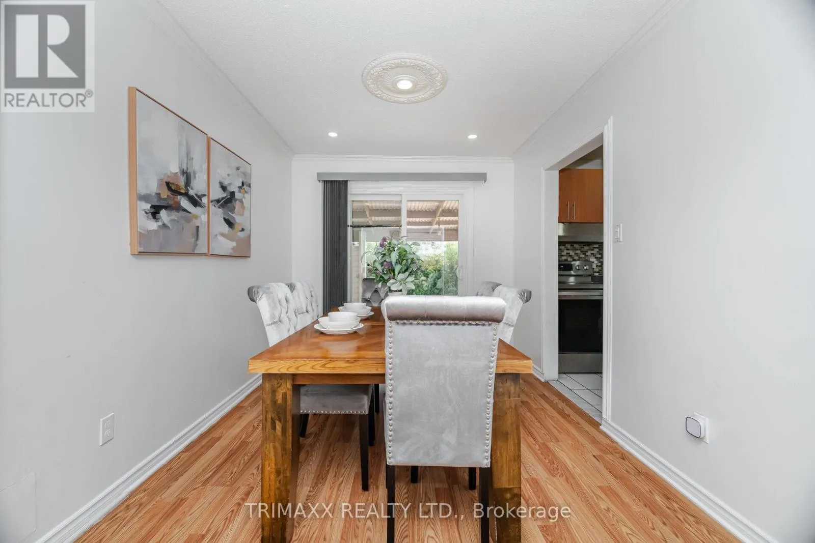111 FOLKSTONE CRESCENT