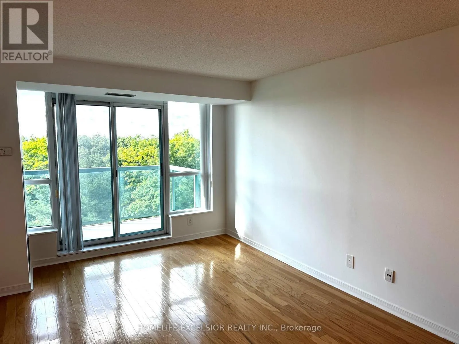 1001 - 2585 ERIN CENTRE BOULEVARD