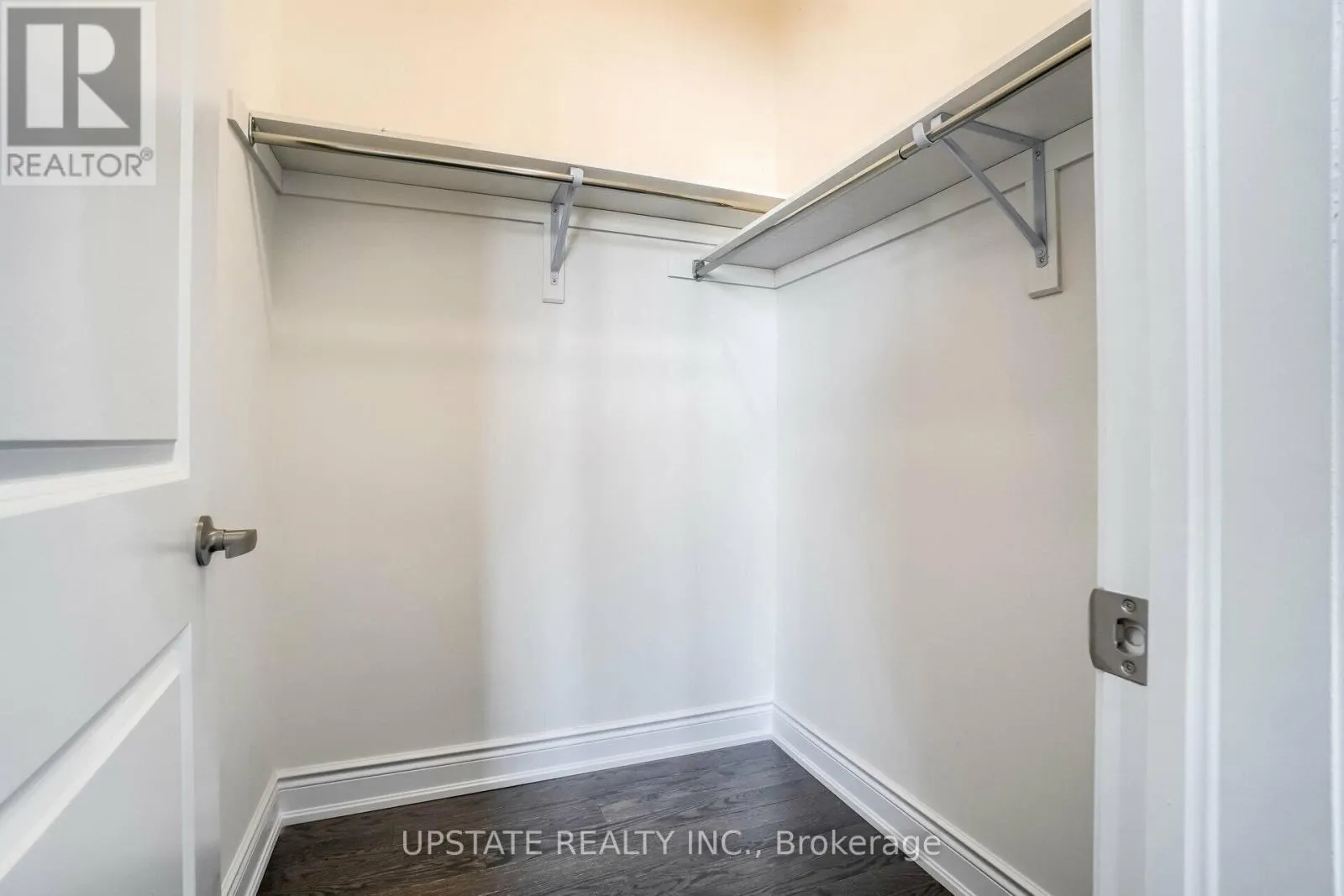 27 VALLEYWAY DRIVE