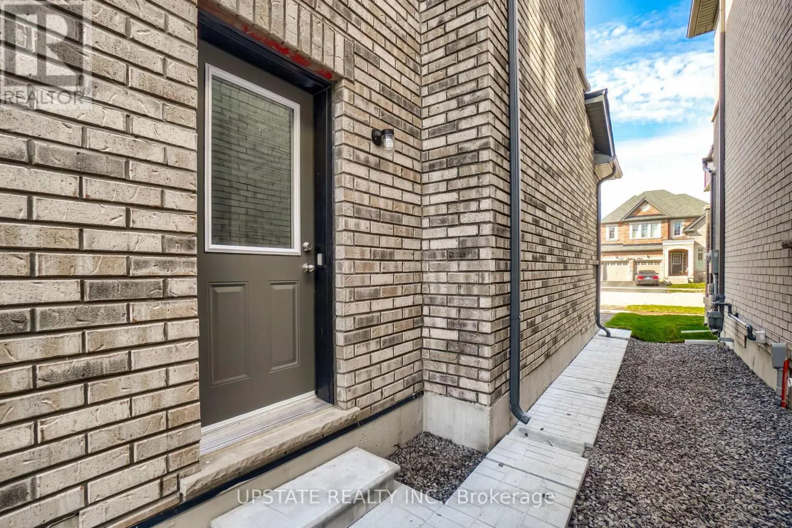27 VALLEYWAY DRIVE
