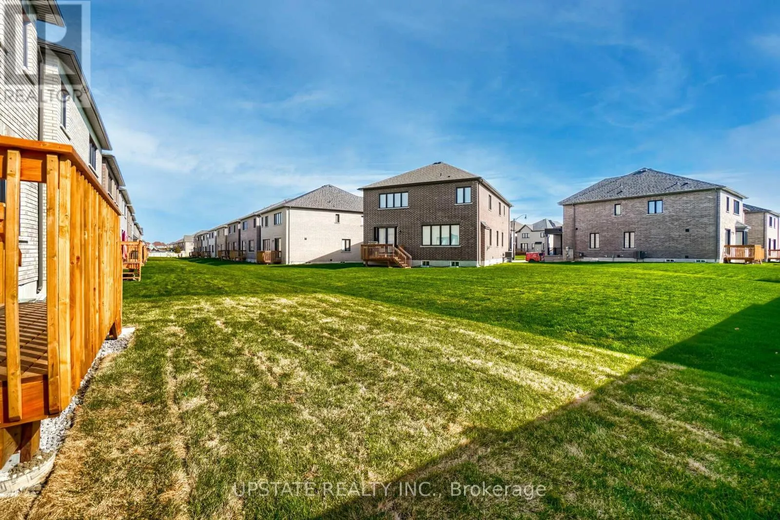 27 VALLEYWAY DRIVE