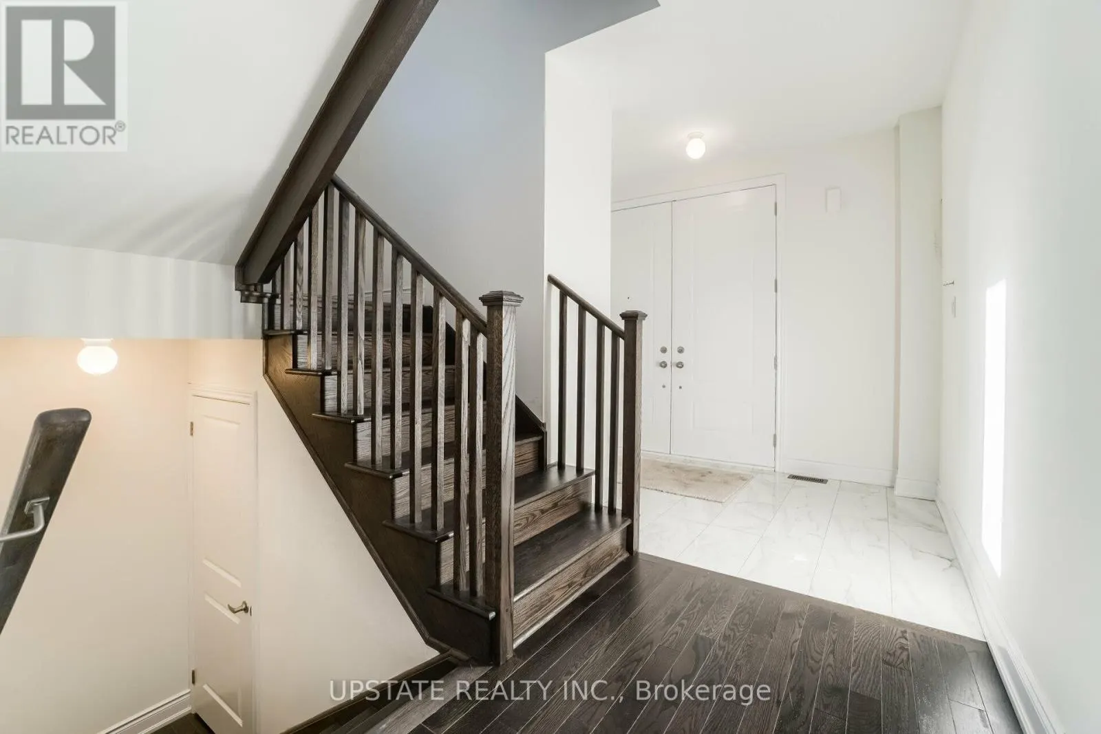 27 VALLEYWAY DRIVE