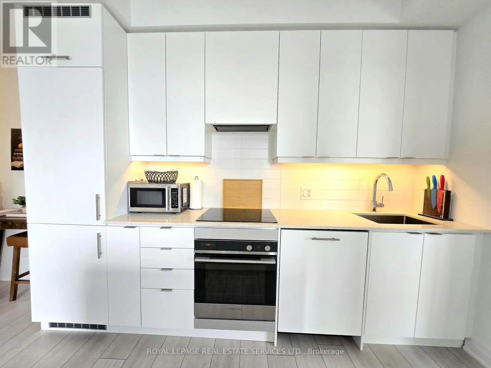 1108 - 30 ELM DRIVE W