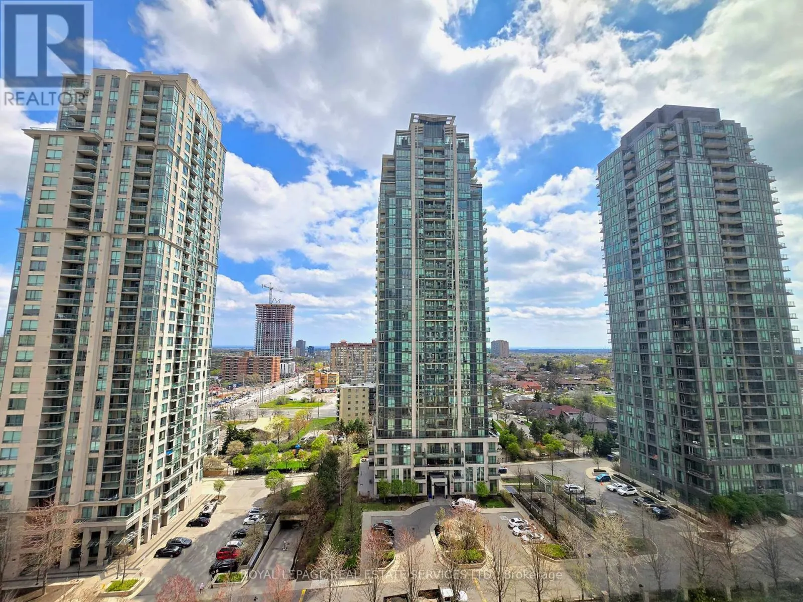 1108 - 30 ELM DRIVE W