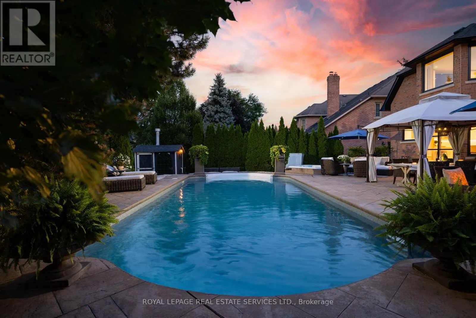 1483 THE LINKS DRIVE