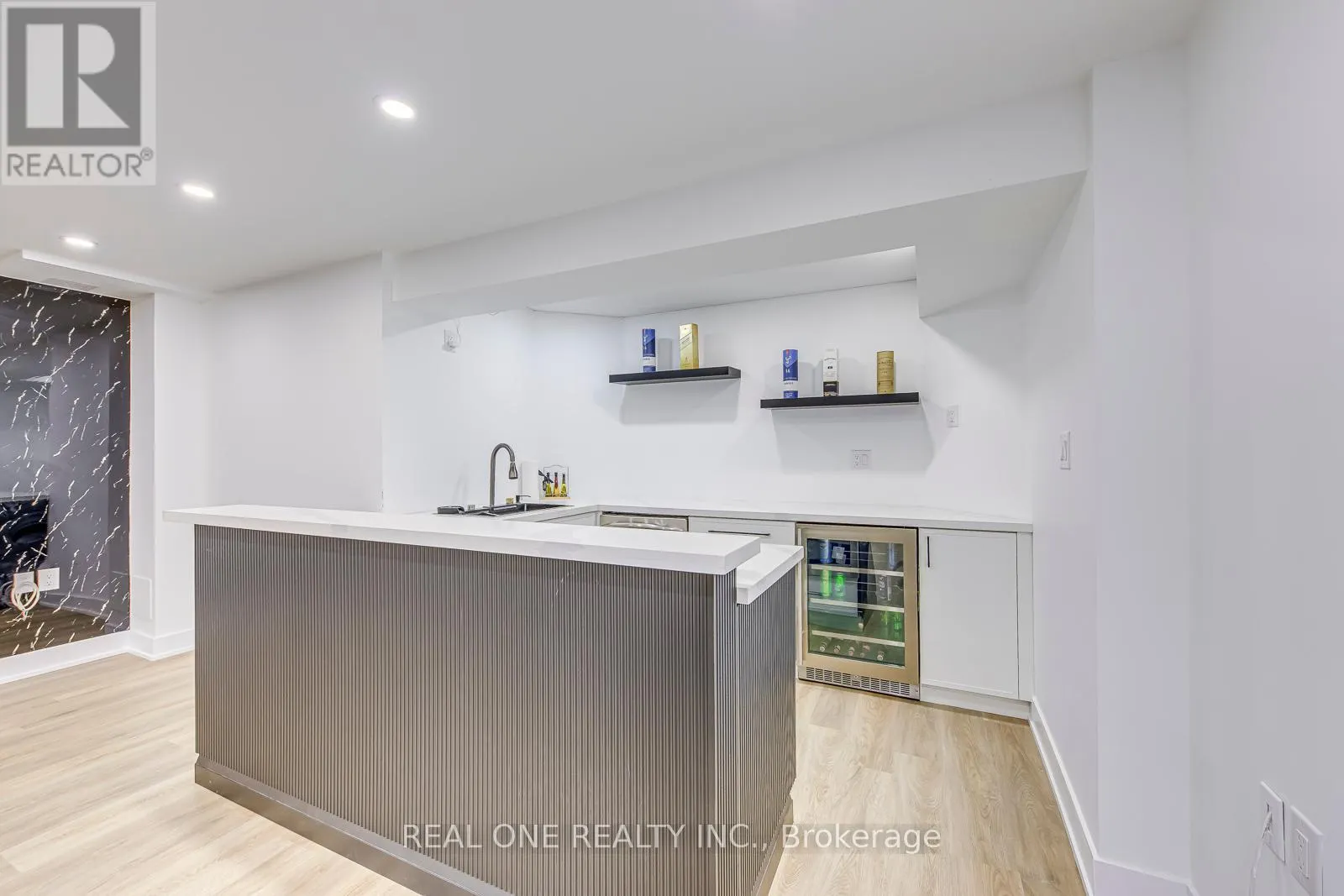 2240 PINE GLEN ROAD