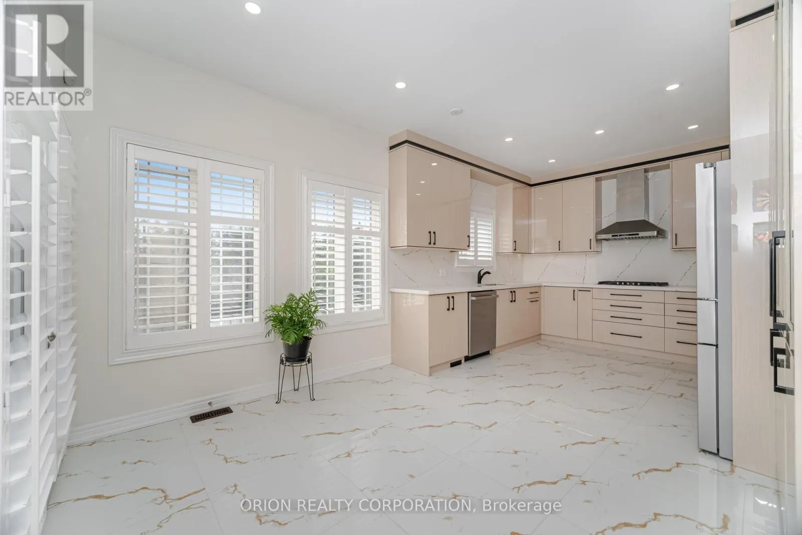 802 MILTONBROOK CRESCENT