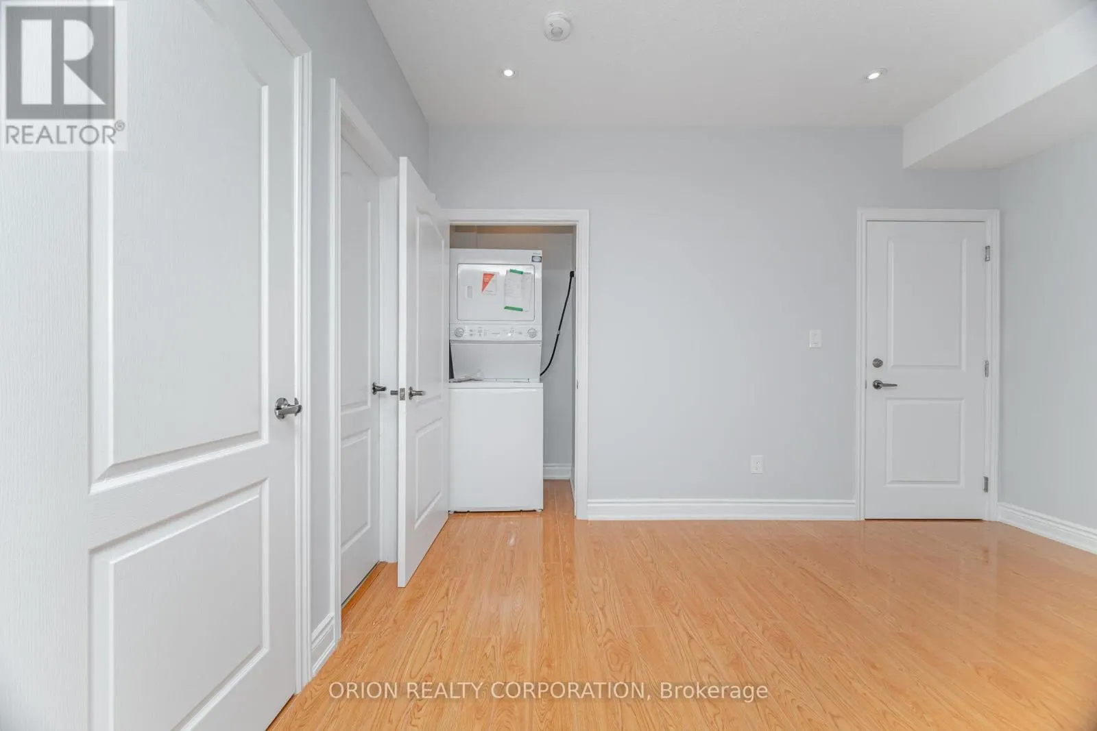 802 MILTONBROOK CRESCENT