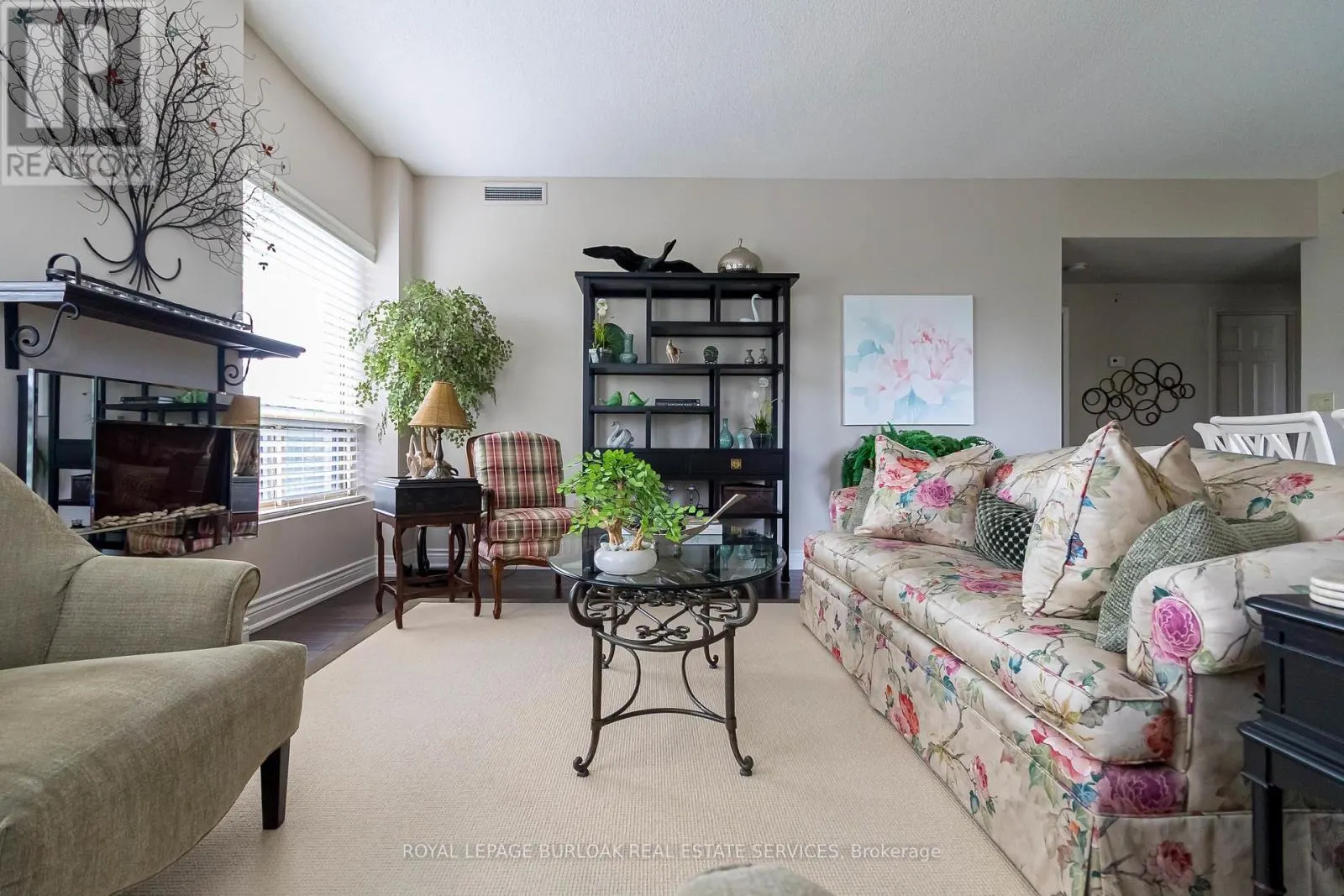 305 - 3497 UPPER MIDDLE ROAD