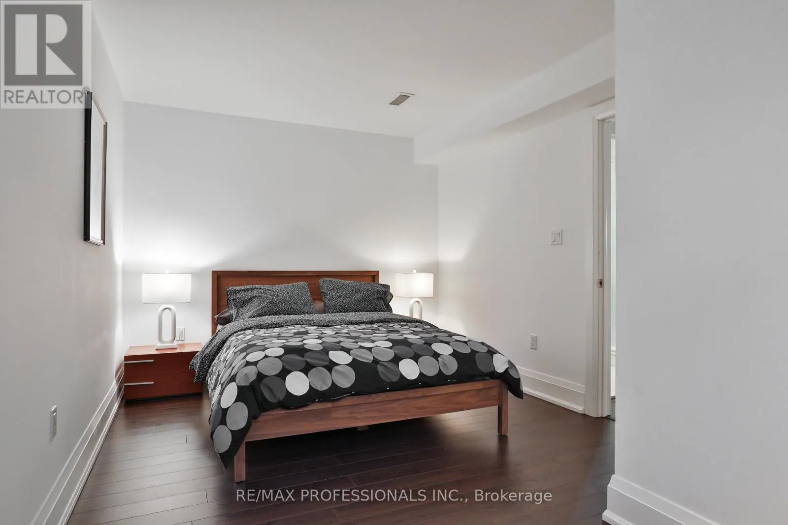 6 MEADOWCREST ROAD