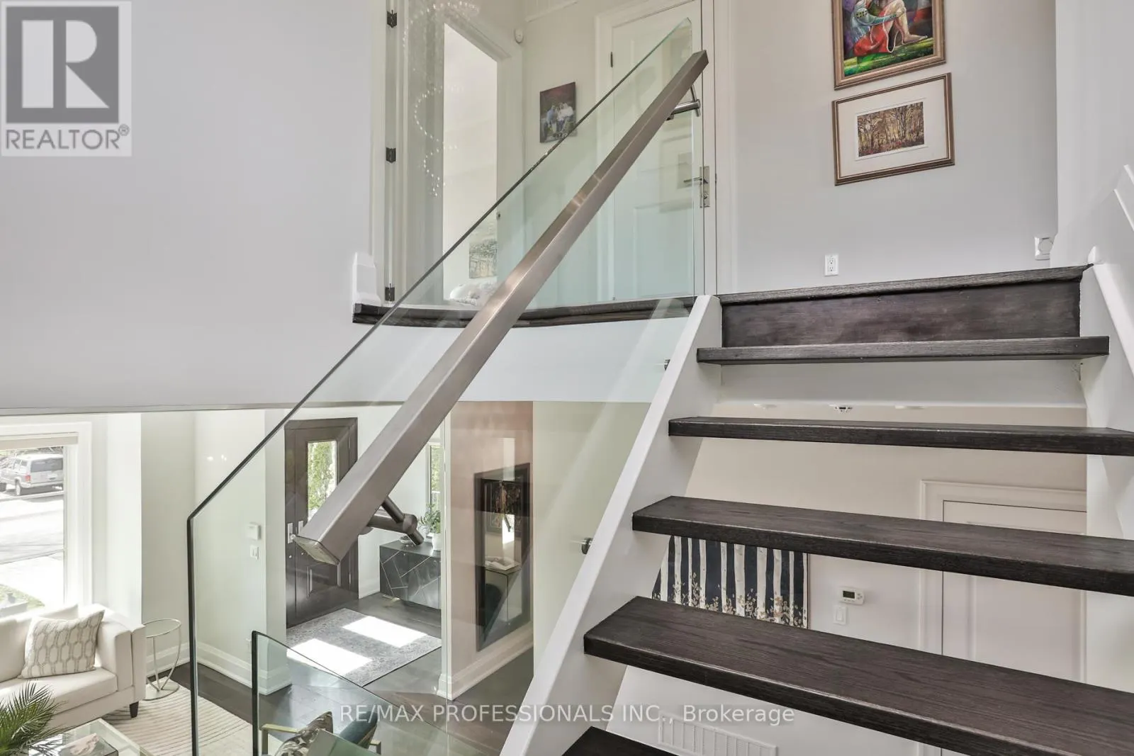 6 MEADOWCREST ROAD
