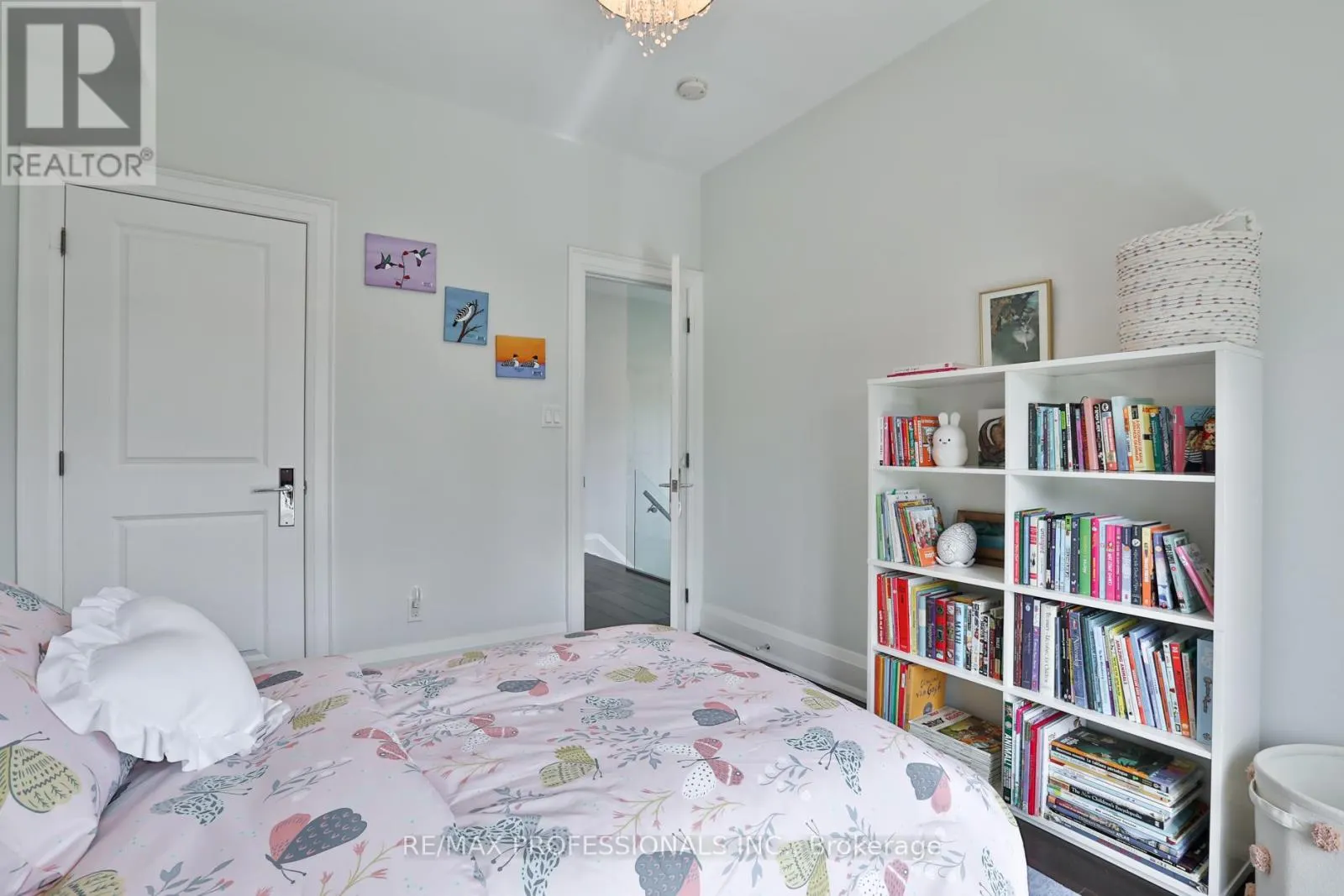 6 MEADOWCREST ROAD